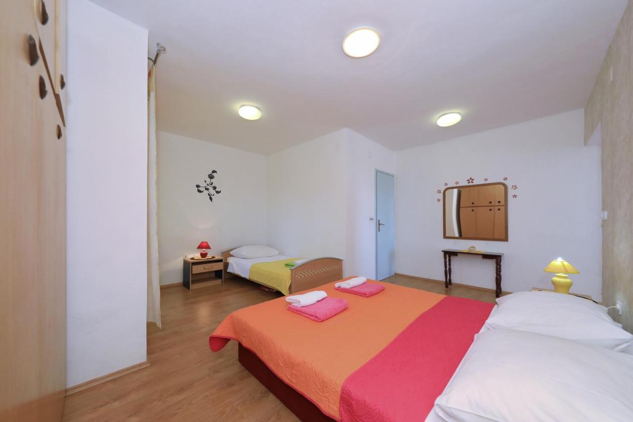 Apartments Luca Razanac Exterior photo